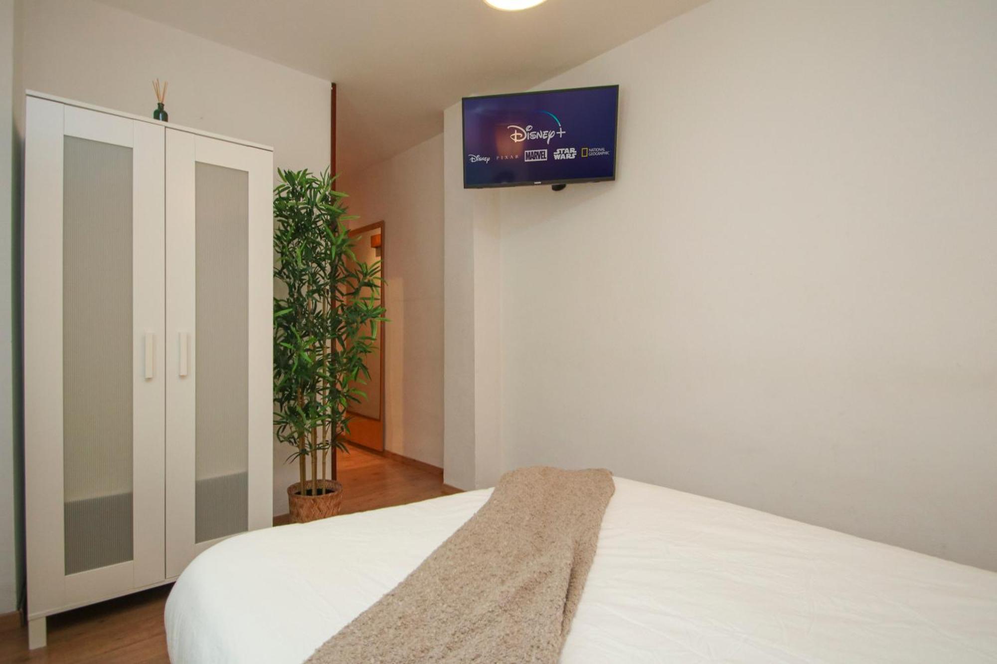 Spacious 2 Bedroom Apt In The Heart Of Triana Seville Exterior photo