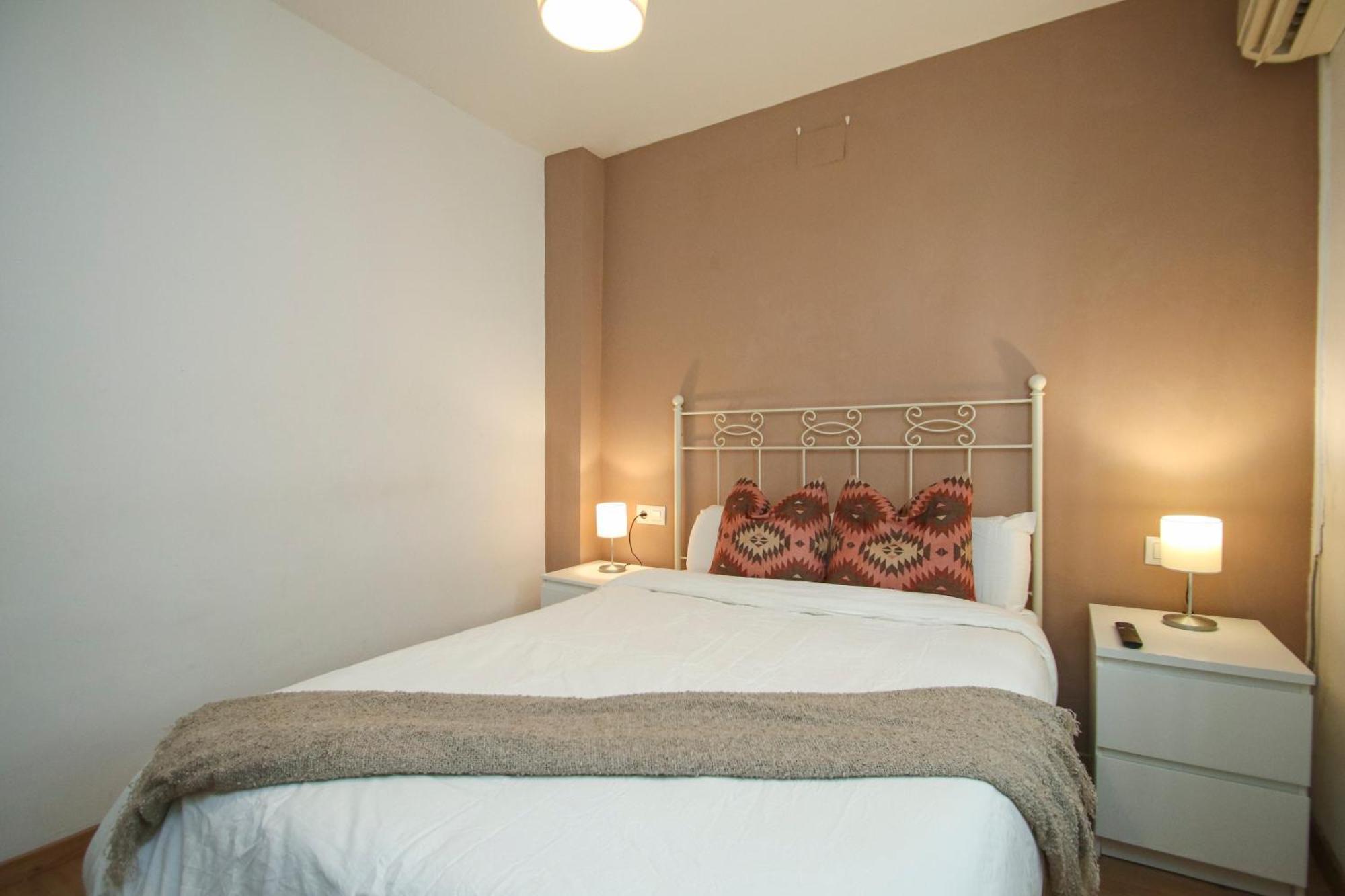 Spacious 2 Bedroom Apt In The Heart Of Triana Seville Exterior photo